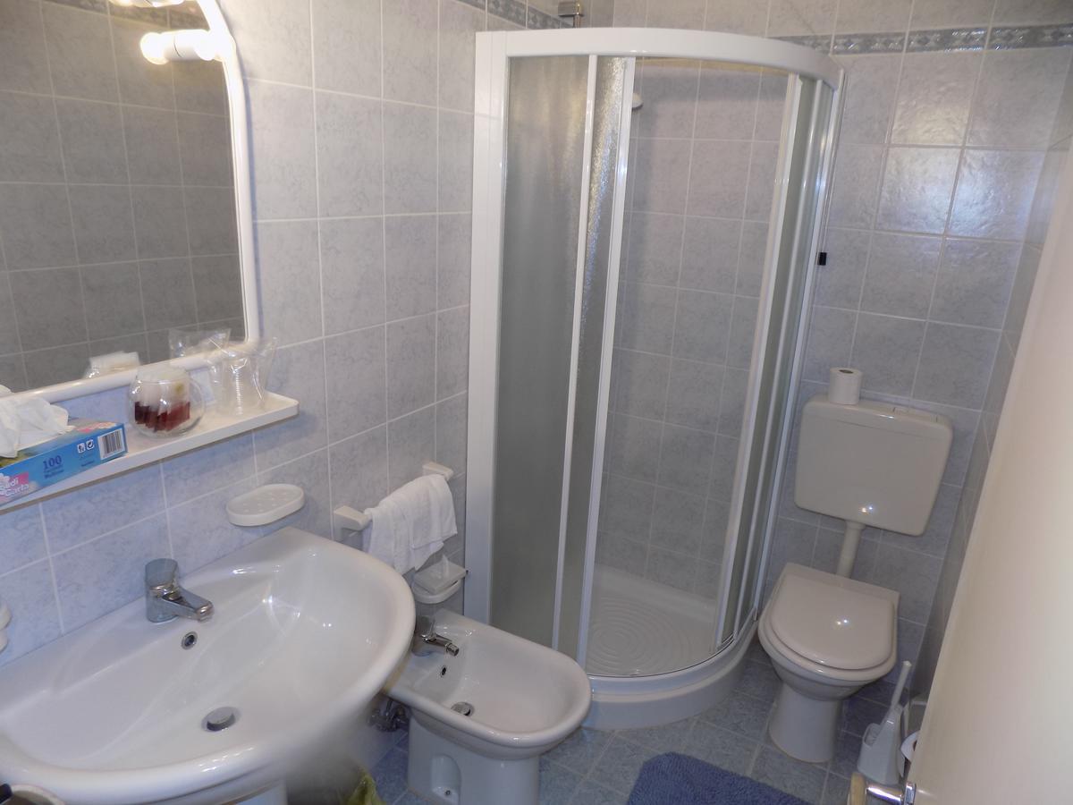 Hotel Udinese Da Aldo Езоло Экстерьер фото