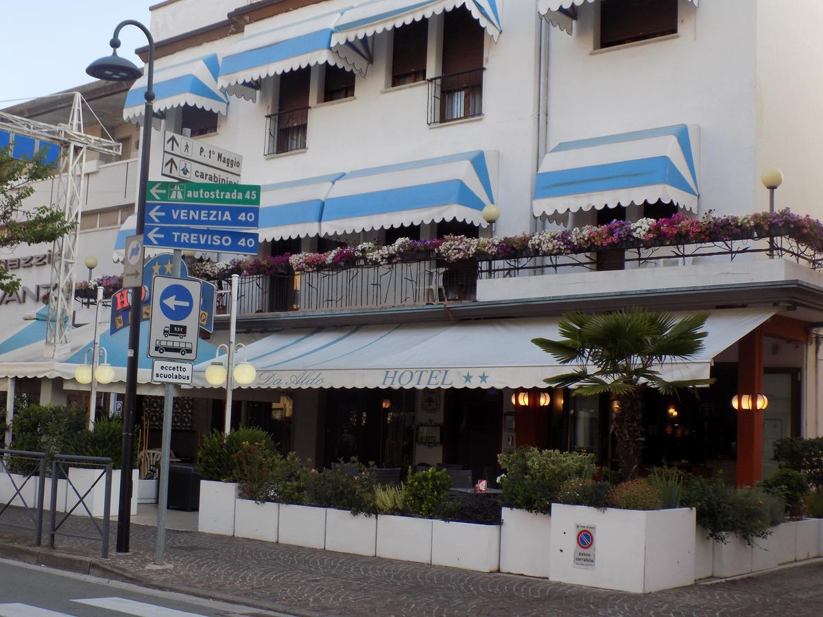 Hotel Udinese Da Aldo Езоло Экстерьер фото